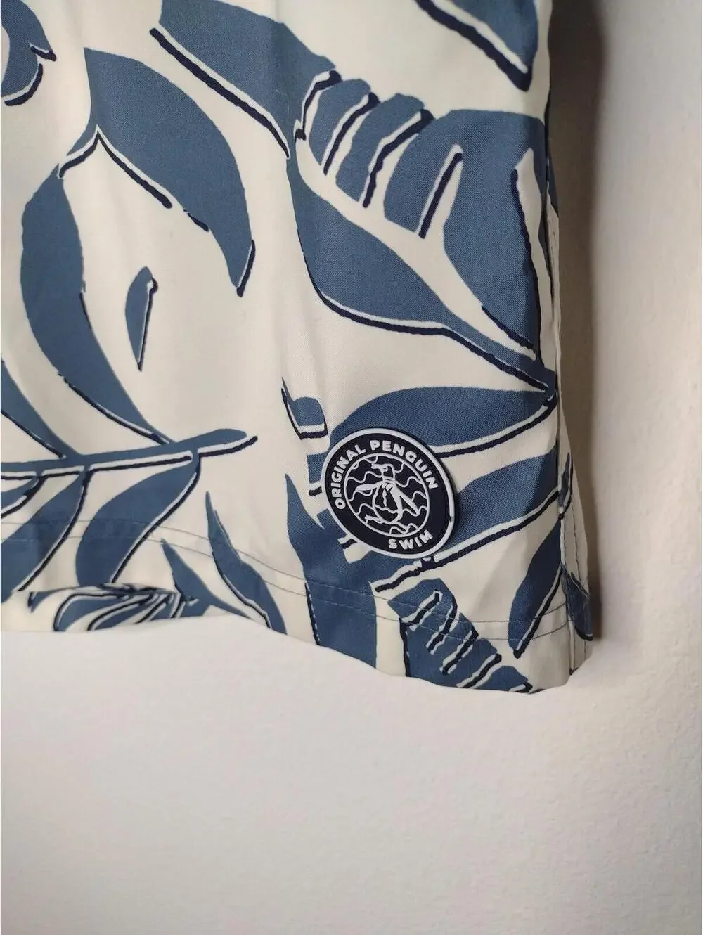NWOT Original Penguin Men's White/Blue Tropical Swim Trunks Size XXL